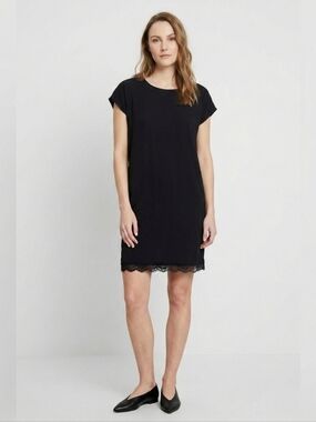 Minimum Scandinavian Black Lace Trim Shift Dress